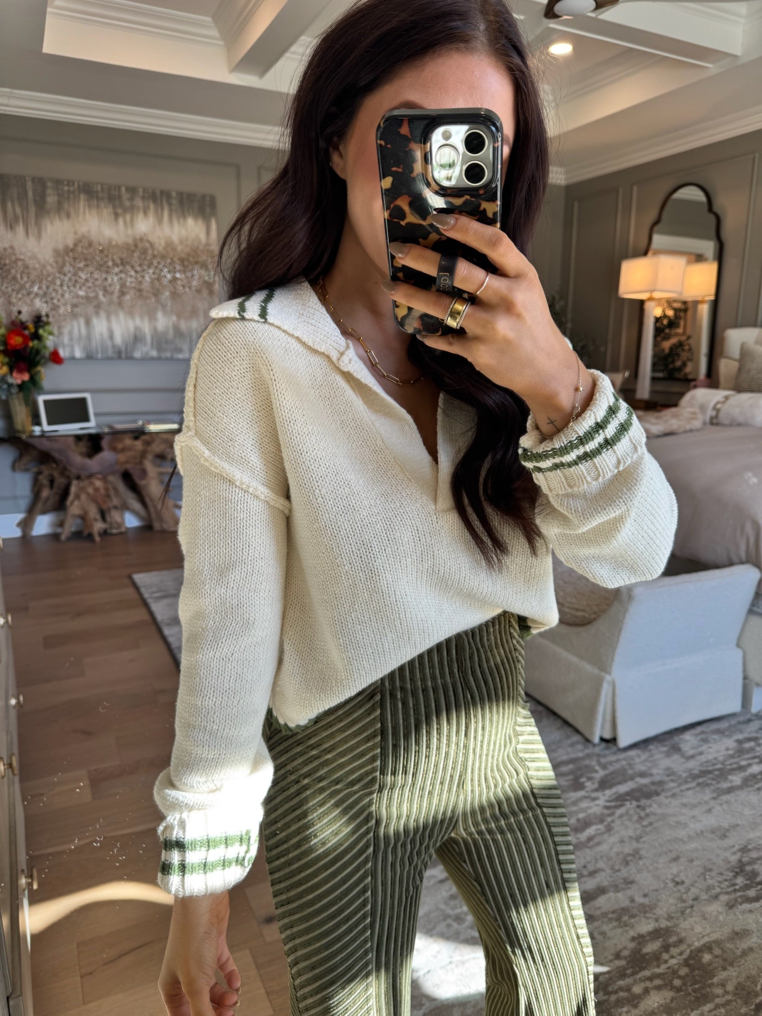 Greta: Color Contrast Top
